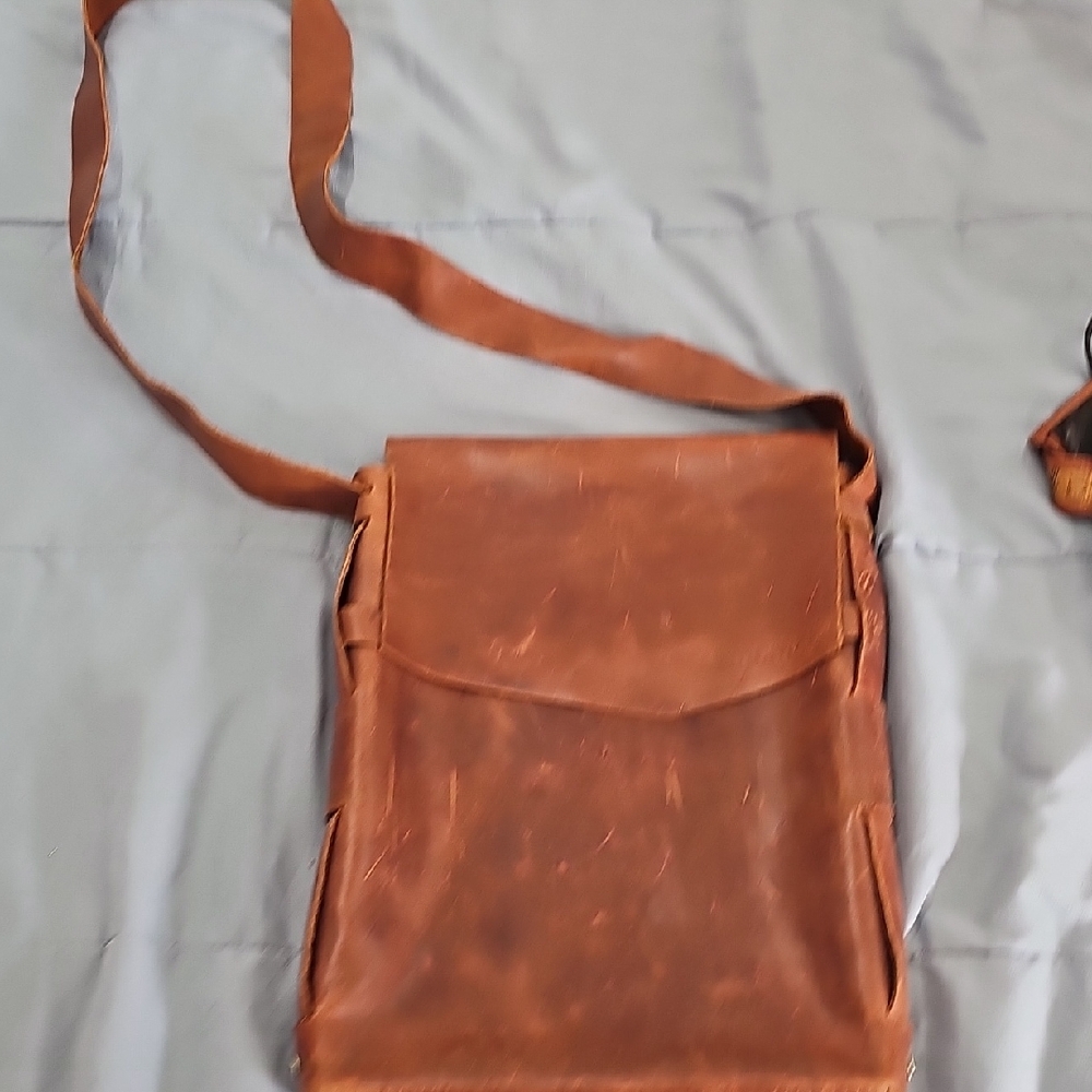 Sundance Tan Leather Messenger Bag